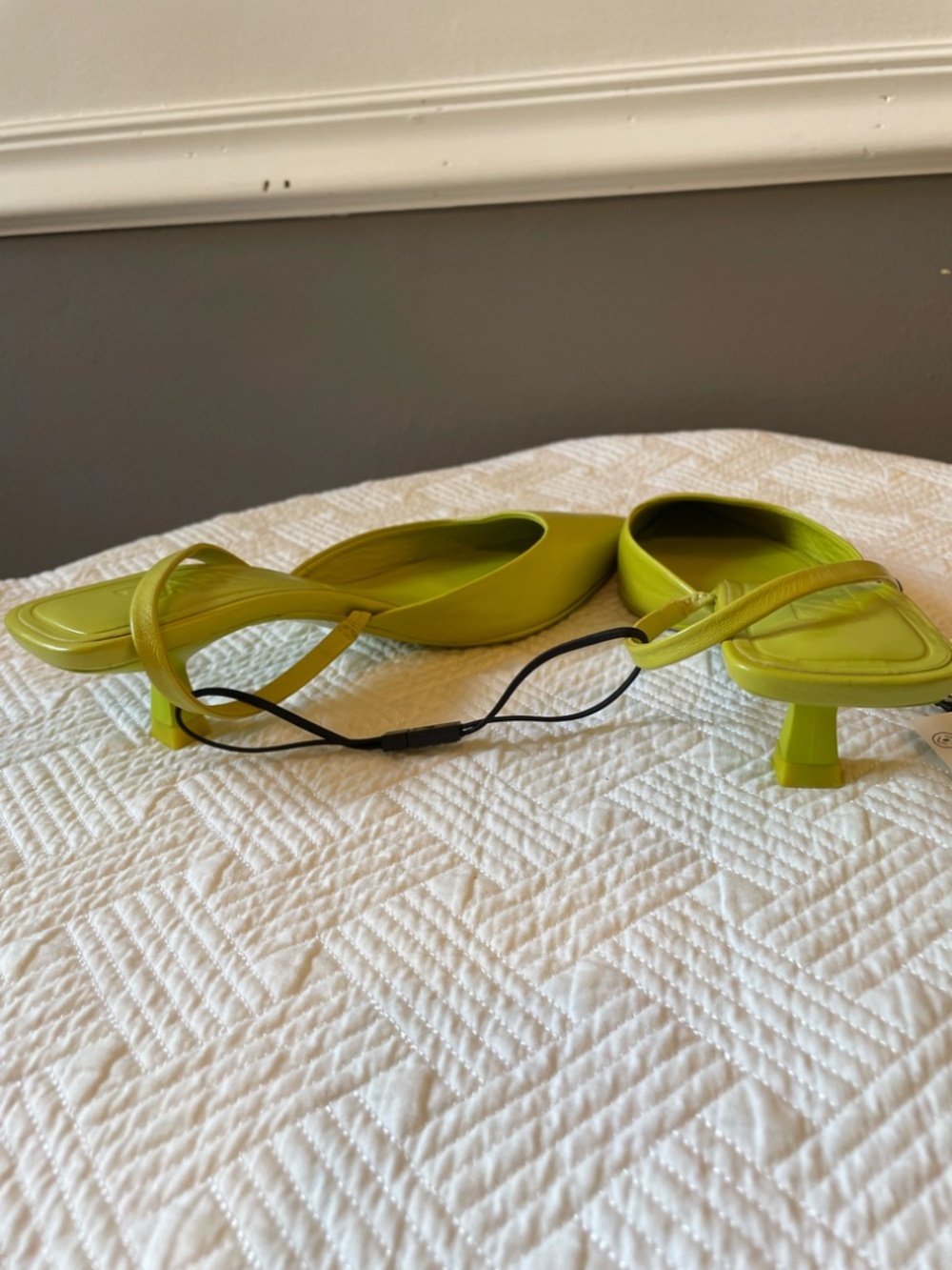 Zara Y2K lime green leather slingback kitten heels size 37 - Picture 3 of 6